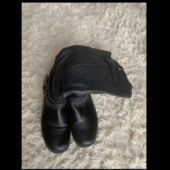 Black Riding Boots - Picture 2 of 3